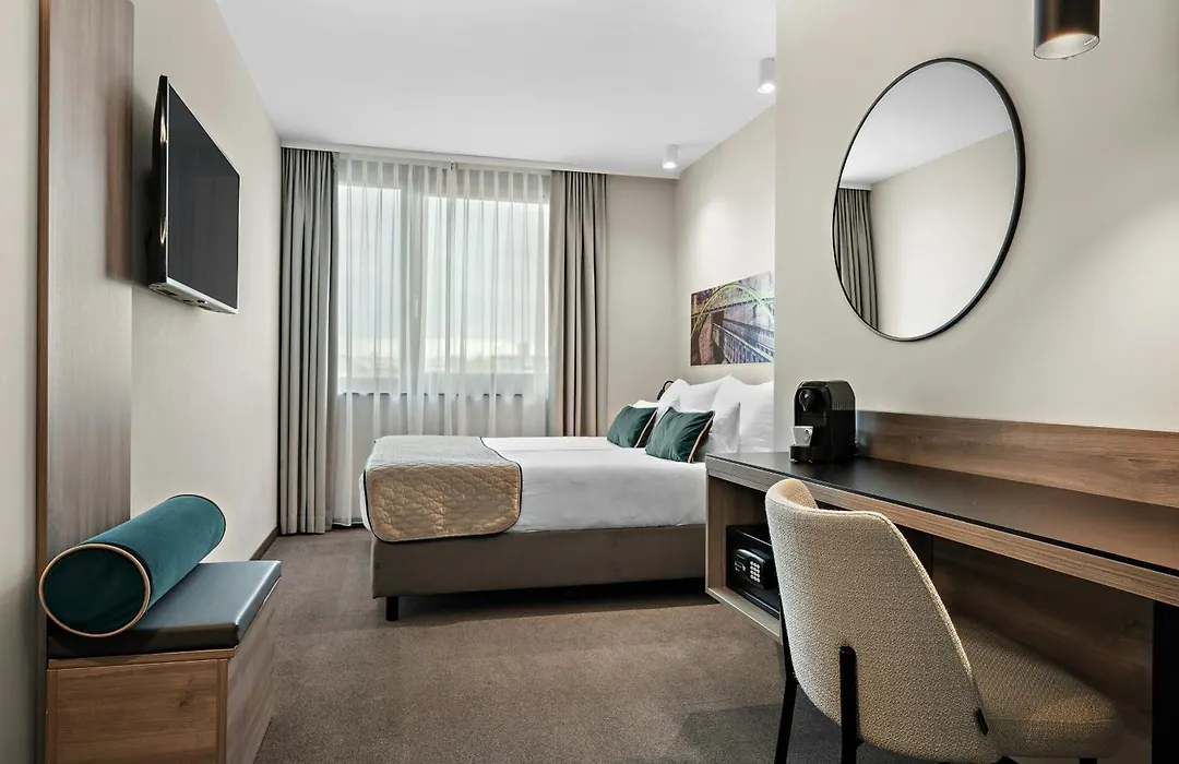 Leonardo Hotel Vienna City West-1